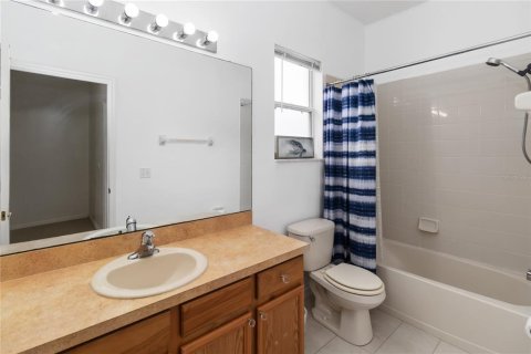 House in Kissimmee, Florida 5 bedrooms, 215.9 sq.m. № 1905039 - photo 21