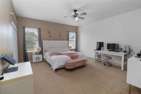 House in Kissimmee, Florida 5 bedrooms, 215.9 sq.m. № 1905039 - photo 23