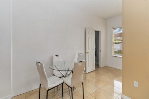 House in Kissimmee, Florida 5 bedrooms, 215.9 sq.m. № 1905039 - photo 13