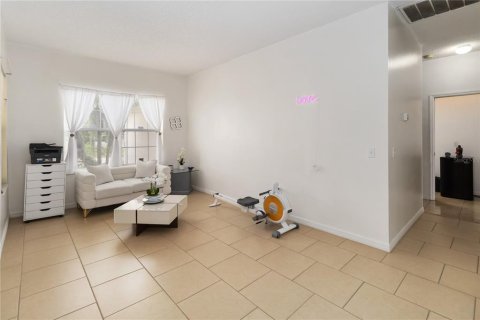 House in Kissimmee, Florida 5 bedrooms, 215.9 sq.m. № 1905039 - photo 6