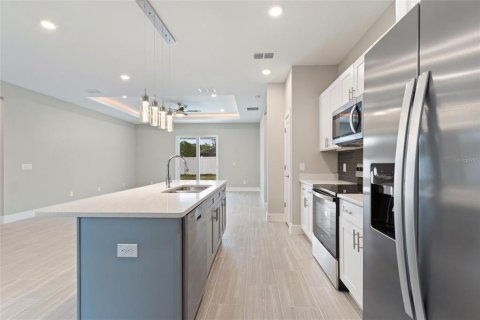 House in North Port, Florida 4 bedrooms, 185.8 sq.m. № 2285707 - photo 16