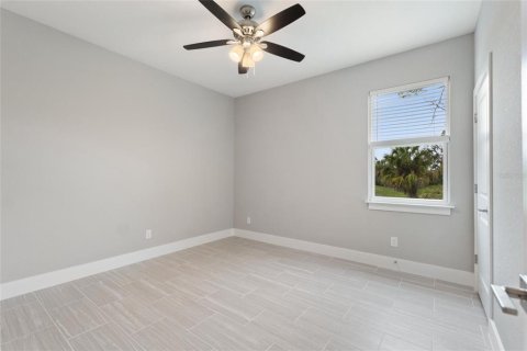 House in North Port, Florida 4 bedrooms, 185.8 sq.m. № 2285707 - photo 21