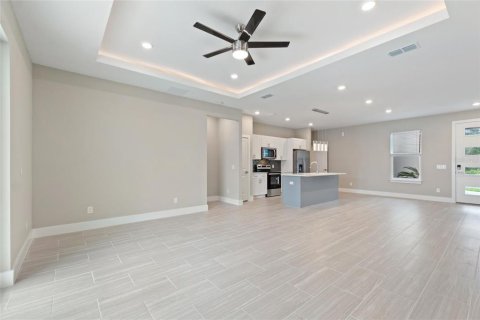 House in North Port, Florida 4 bedrooms, 185.8 sq.m. № 2285707 - photo 11