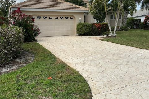House in Fort Myers, Florida 3 bedrooms, 242.2 sq.m. № 2207863 - photo 22