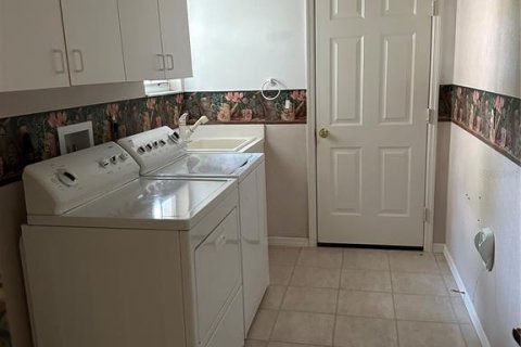 House in Fort Myers, Florida 3 bedrooms, 242.2 sq.m. № 2207863 - photo 11