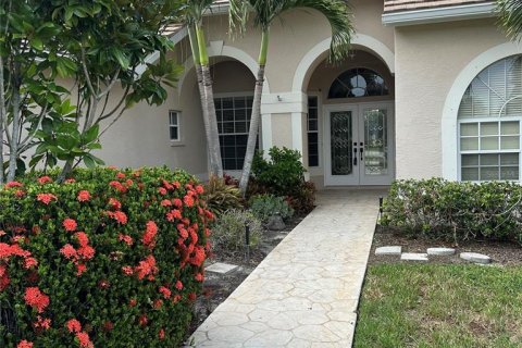 House in Fort Myers, Florida 3 bedrooms, 242.2 sq.m. № 2207863 - photo 20