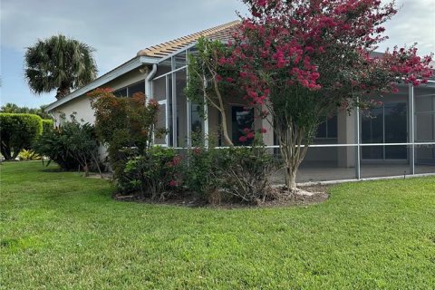 House in Fort Myers, Florida 3 bedrooms, 242.2 sq.m. № 2207863 - photo 3