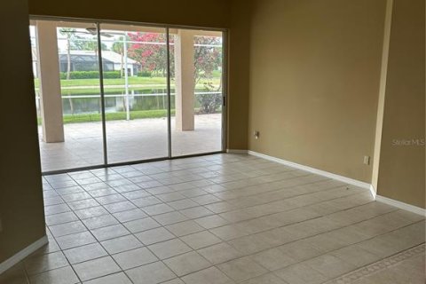 House in Fort Myers, Florida 3 bedrooms, 242.2 sq.m. № 2207863 - photo 6