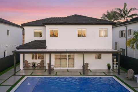 Villa ou maison à vendre à Miami, Floride: 4 chambres, 217.21 m2 № 1998422 - photo 5