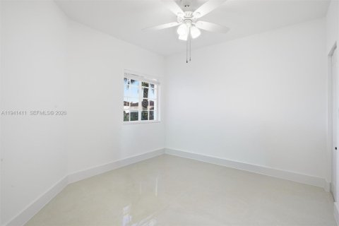 Villa ou maison à vendre à Miami, Floride: 4 chambres, 217.21 m2 № 1998422 - photo 21