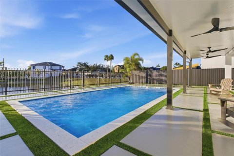 Villa ou maison à vendre à Miami, Floride: 4 chambres, 217.21 m2 № 1998422 - photo 4