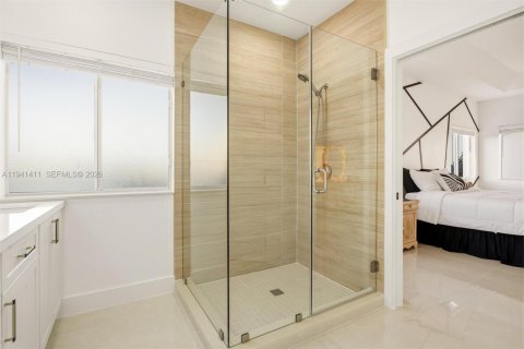 Villa ou maison à vendre à Miami, Floride: 4 chambres, 217.21 m2 № 1998422 - photo 13