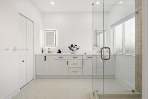 Villa ou maison à vendre à Miami, Floride: 4 chambres, 217.21 m2 № 1998422 - photo 12