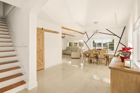 Villa ou maison à vendre à Miami, Floride: 4 chambres, 217.21 m2 № 1998422 - photo 10