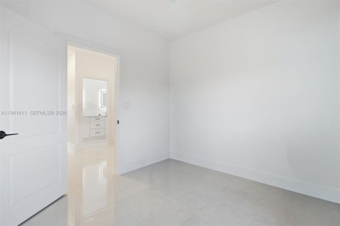 Villa ou maison à vendre à Miami, Floride: 4 chambres, 217.21 m2 № 1998422 - photo 18