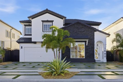 Villa ou maison à vendre à Miami, Floride: 4 chambres, 217.21 m2 № 1998422 - photo 2