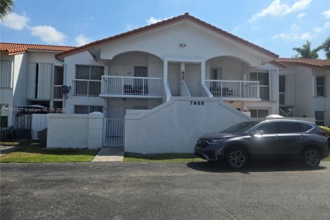 Condo in Miami, Florida, 2 bedrooms  № 1707497 - photo 7