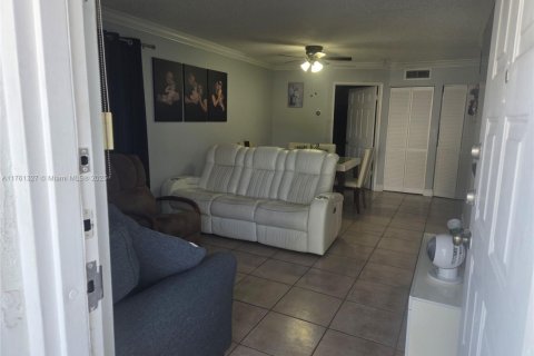 Condo in Miami, Florida, 2 bedrooms  № 1707497 - photo 5