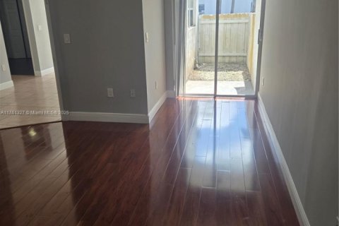 Condo in Miami, Florida, 2 bedrooms  № 1707497 - photo 14