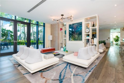 Condominio en venta en Miami, Florida, 2 dormitorios, 106.93 m2 № 2376482 - foto 20