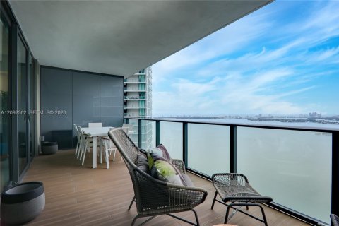 Condominio en venta en Miami, Florida, 2 dormitorios, 106.93 m2 № 2376482 - foto 1