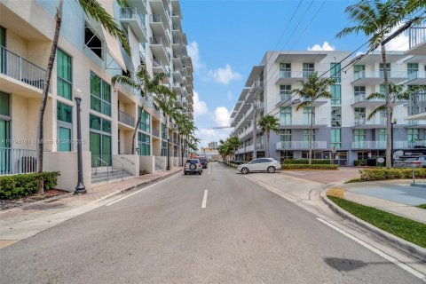 Condo in Hollywood, Florida, 2 bedrooms  № 1712025 - photo 20