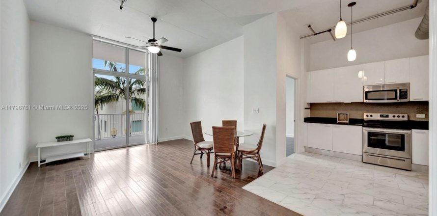 Condo in Hollywood, Florida, 2 bedrooms № 1712025