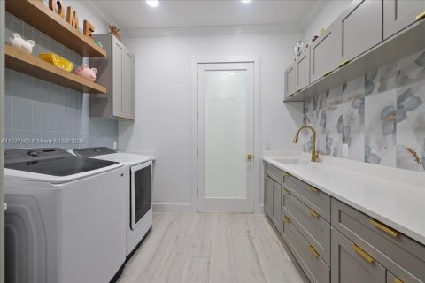 Купить виллу или дом в Лихай-Эйкерс, Флорида 4 спальни, 233.93м2, № 1895972 - фото 25