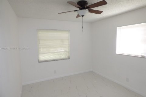 Casa en alquiler en Lauderhill, Florida, 4 dormitorios, 124.95 m2 № 1929387 - foto 7