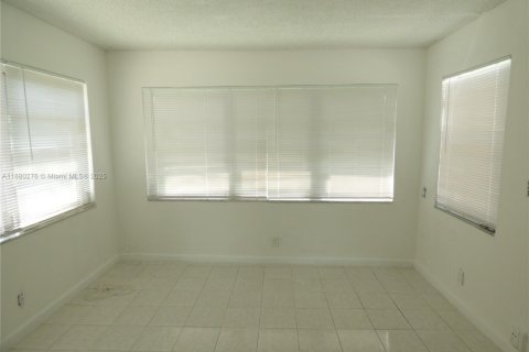 Casa en alquiler en Lauderhill, Florida, 4 dormitorios, 124.95 m2 № 1929387 - foto 6