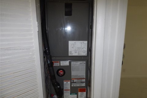 Casa en alquiler en Lauderhill, Florida, 4 dormitorios, 124.95 m2 № 1929387 - foto 9