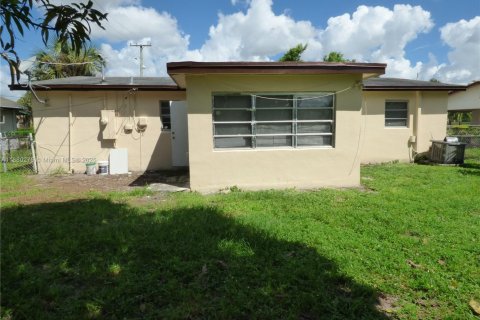 Casa en alquiler en Lauderhill, Florida, 4 dormitorios, 124.95 m2 № 1929387 - foto 12