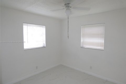 Casa en alquiler en Lauderhill, Florida, 4 dormitorios, 124.95 m2 № 1929387 - foto 8