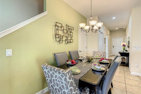 Touwnhouse à vendre à Kissimmee, Floride: 5 chambres, 188.03 m2 № 2108851 - photo 5
