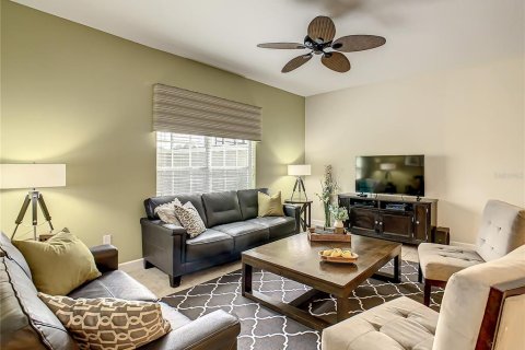 Touwnhouse à vendre à Kissimmee, Floride: 5 chambres, 188.03 m2 № 2108851 - photo 10