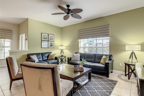 Touwnhouse à vendre à Kissimmee, Floride: 5 chambres, 188.03 m2 № 2108851 - photo 9
