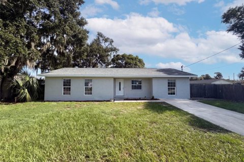 House in Mulberry, Florida 3 bedrooms, 151.9 sq.m. № 2280131