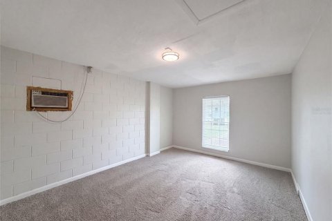 Villa ou maison à vendre à Mulberry, Floride: 3 chambres, 151.9 m2 № 2280131 - photo 4