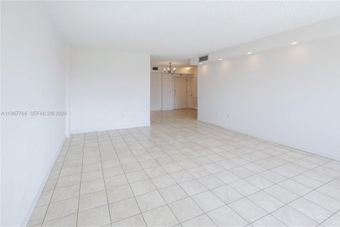 Condominio en venta en Miami Shores, Florida, 2 dormitorios, 107.21 m2 № 2030118 - foto 13