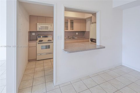 Condominio en venta en Miami Shores, Florida, 2 dormitorios, 107.21 m2 № 2030118 - foto 29