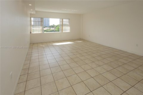 Condominio en venta en Miami Shores, Florida, 2 dormitorios, 107.21 m2 № 2030118 - foto 14