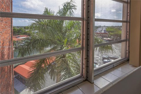 Condominio en venta en Miami Shores, Florida, 2 dormitorios, 107.21 m2 № 2030118 - foto 21