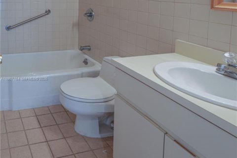 Condominio en venta en Miami Shores, Florida, 2 dormitorios, 107.21 m2 № 2030118 - foto 24