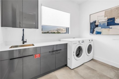 Casa en venta en Sarasota, Florida, 4 dormitorios, 289.58 m2 № 2233724 - foto 30