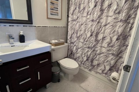 Copropriété à vendre à Miami, Floride: 2 chambres, 91.14 m2 № 2011620 - photo 9