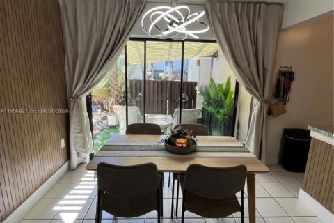 Copropriété à vendre à Miami, Floride: 2 chambres, 91.14 m2 № 2011620 - photo 3