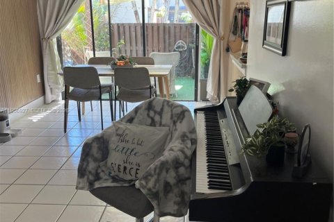 Copropriété à vendre à Miami, Floride: 2 chambres, 91.14 m2 № 2011620 - photo 5