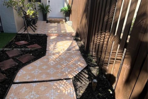 Copropriété à vendre à Miami, Floride: 2 chambres, 91.14 m2 № 2011620 - photo 15