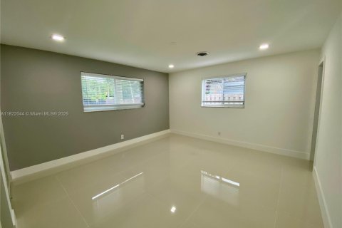 Villa ou maison à vendre à Hollywood, Floride: 3 chambres, 144.65 m2 № 1936980 - photo 28