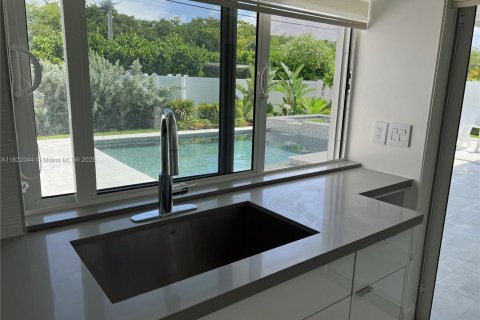 Casa en venta en Hollywood, Florida, 3 dormitorios, 144.65 m2 № 1936980 - foto 17